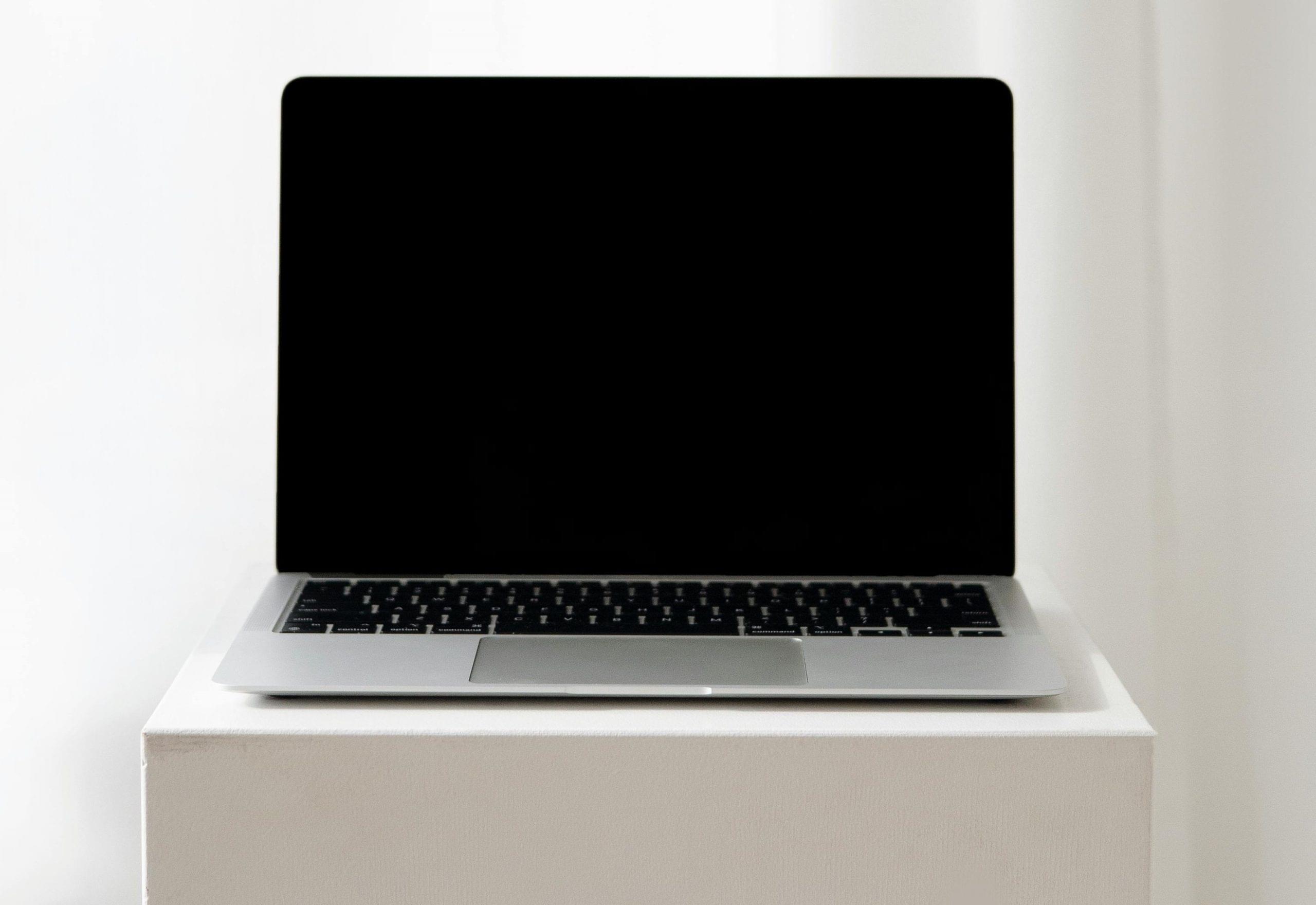 Mac Laptops | MacBook Air 2015 - Image 3